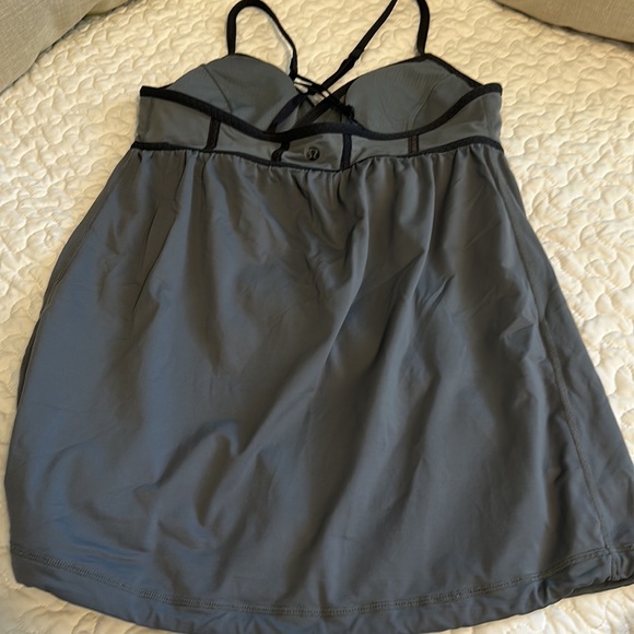 Lululemon tank. - Picture 5 of 7